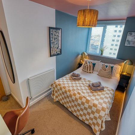 Easter Special Offer!! Cosy 2-Br Stunning City Apartment, Spacious, Sleeps 6, With Onsite Parking - Near Gunwharf Quays & Beach - By Blue Puffin Stays 포츠머스 외부 사진