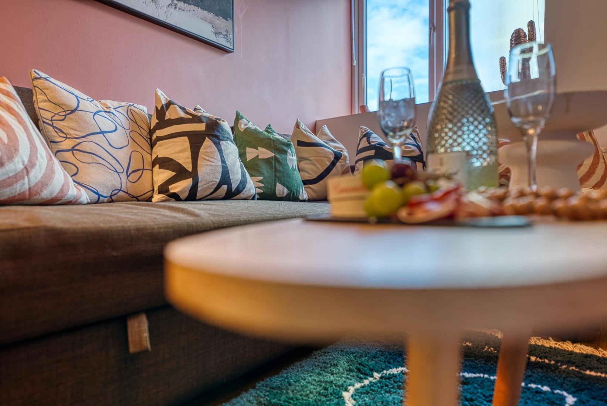 Easter Special Offer!! Cosy 2-Br Stunning City Apartment, Spacious, Sleeps 6, With Onsite Parking - Near Gunwharf Quays & Beach - By Blue Puffin Stays 포츠머스 외부 사진