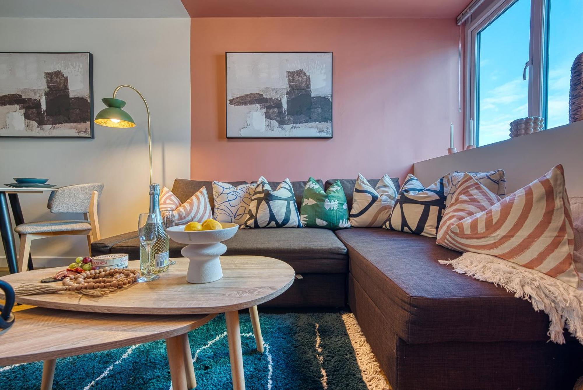 Easter Special Offer!! Cosy 2-Br Stunning City Apartment, Spacious, Sleeps 6, With Onsite Parking - Near Gunwharf Quays & Beach - By Blue Puffin Stays 포츠머스 외부 사진