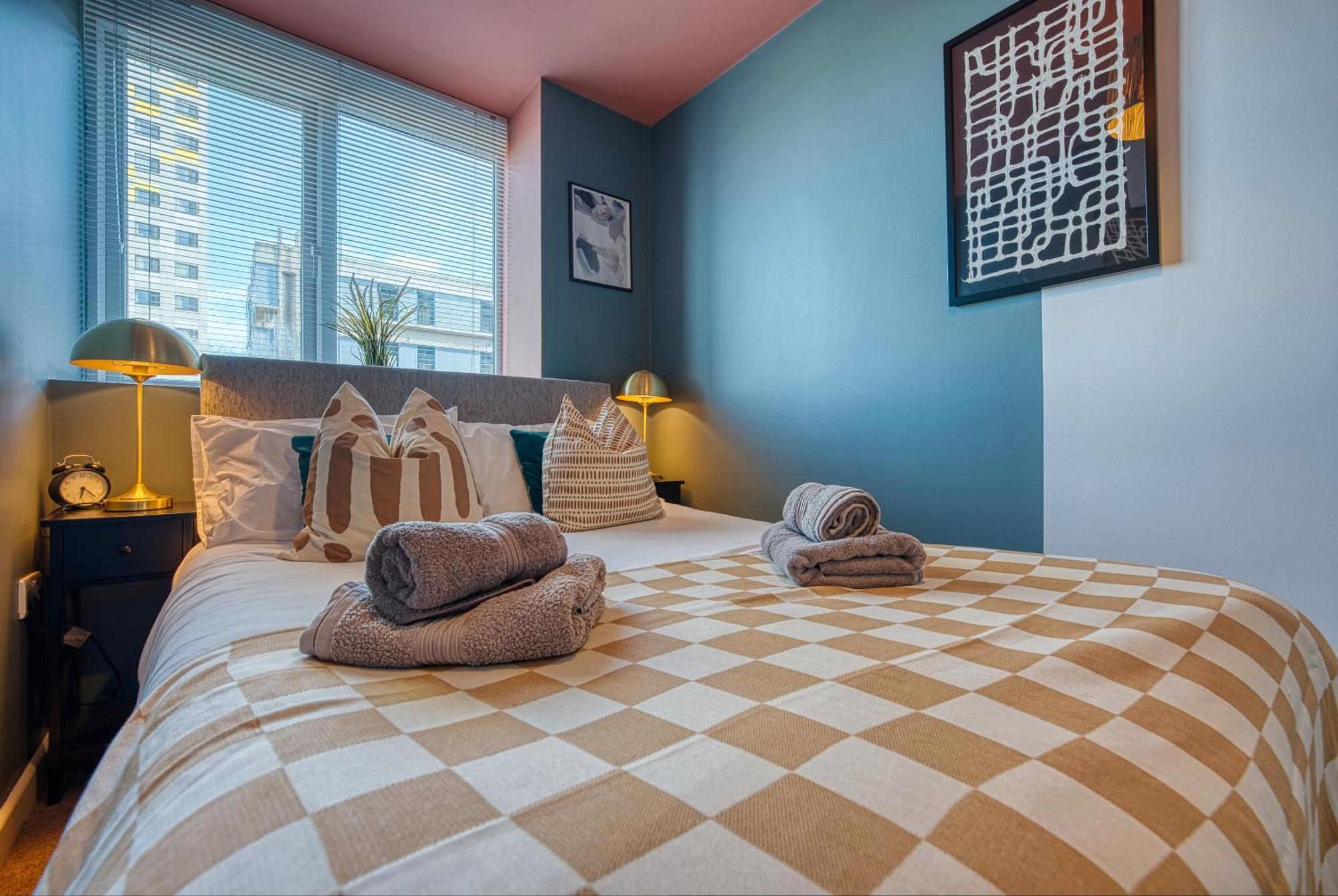 Easter Special Offer!! Cosy 2-Br Stunning City Apartment, Spacious, Sleeps 6, With Onsite Parking - Near Gunwharf Quays & Beach - By Blue Puffin Stays 포츠머스 외부 사진